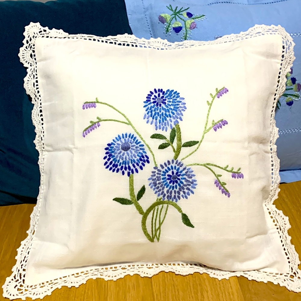 Gifts for Mom 🌸✨ RARE🪻April Cornell Embroidered Linen(55%) Pillowcase